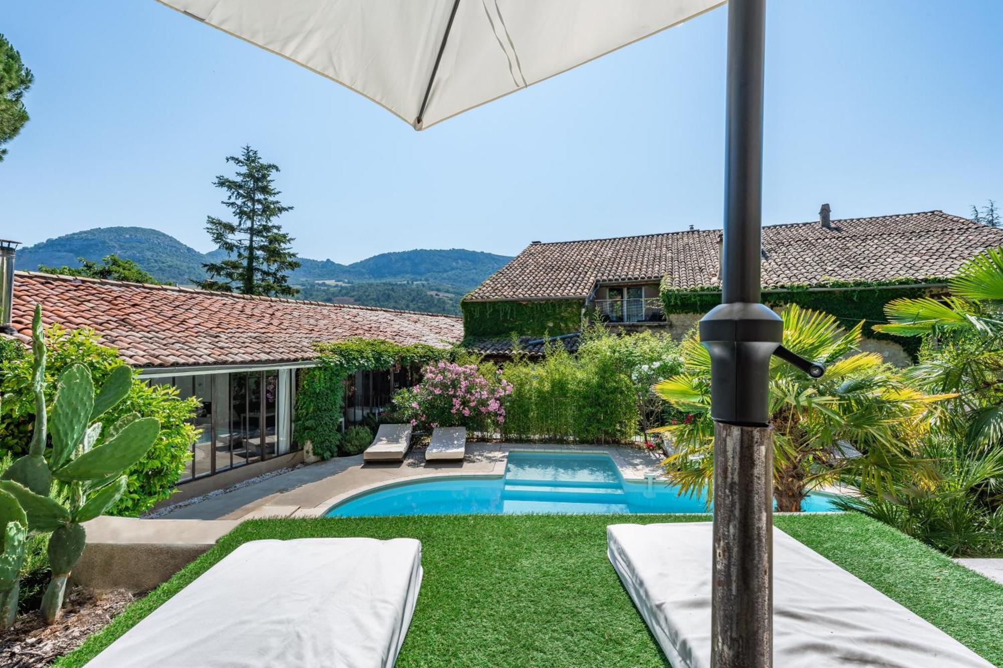 Hotel Bastide Vieux Chêne à Condorcet Extérieur photo